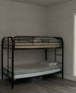 Bunk beds w/mattresses