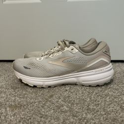 Brooks Ghost 15 All White - Size 7.5 (Great Condition)