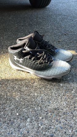 Mens Under Armor Football Cleats 9.5