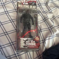 mcfarlane toys gas mask riot gear zomvie the walking dead
