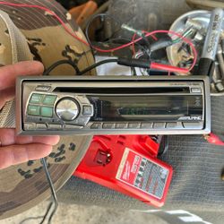 Alpine CD Receiver CDA-9825