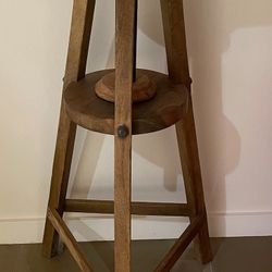 Restoration Hardware Sculptor Stand