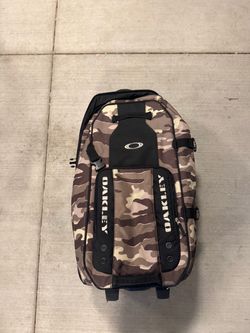Oakley Suitcase Bag
