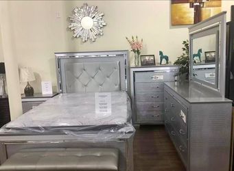 5PC QUEEN LED BEDROOM SET