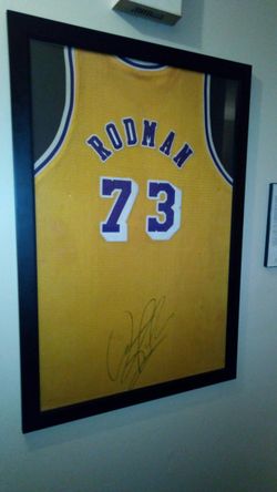 Authentic hand sighed game worn Dennis rodman framed Jersey with JSA letter of authenticity