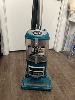 Shark Navigator Lift-Away Professional NV380