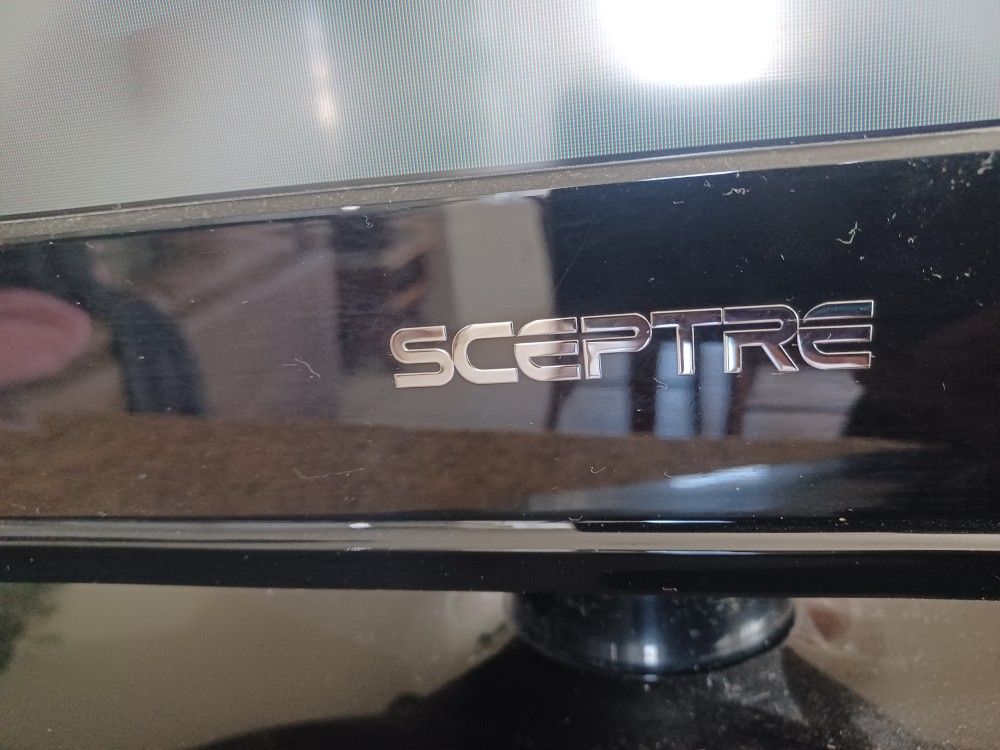 SCEPTRE 42 INCH TV
