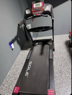 Sole F63 Treadmill