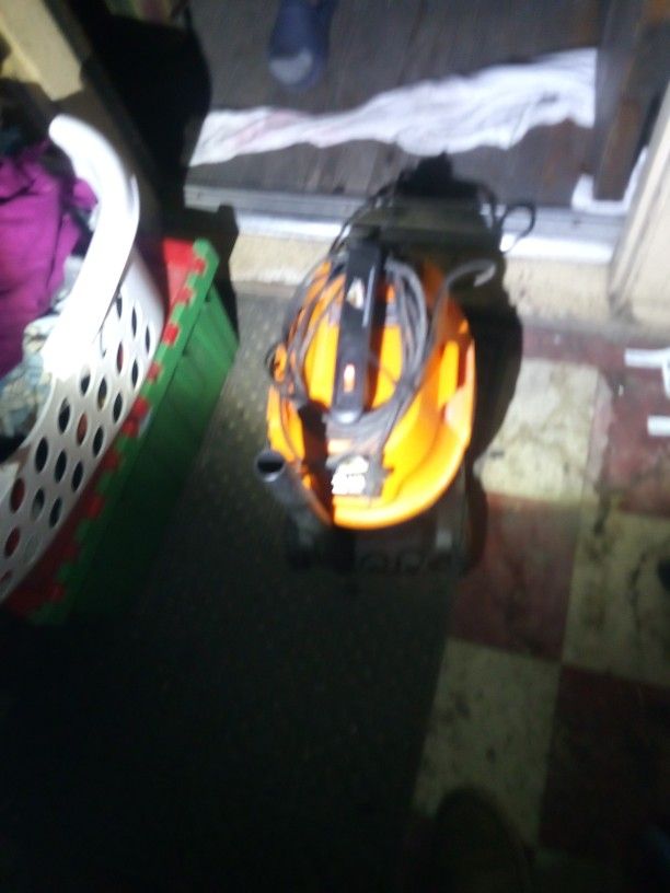 Craftsman-Wet Or Dry Shop Vacuum -$25-