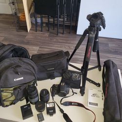 Canon Rebel T7 With Accessories 