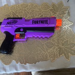 Nerf Gun Pistol That Can Hold 3 Bullets At  a time 