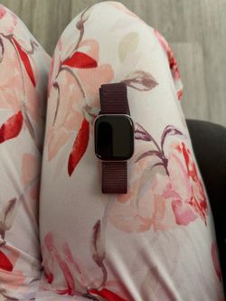 Apple Watch Series 10 – 42mm GPS + Cellular – Rose Gold