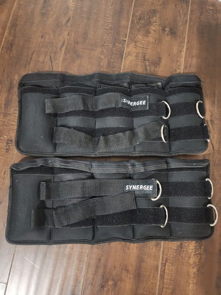 Like New 10 lb Synergee Adjustable Ankle/Wrist Weights