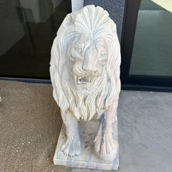 Life Size Lion Carved Natural Marble Stone Garden Gate Statues 