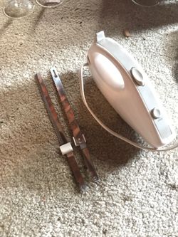 Electric knife with blades