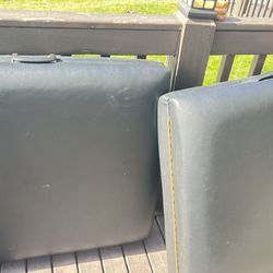 Portable massage tables