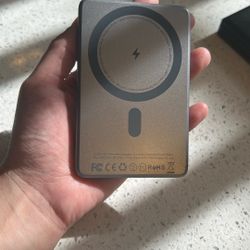 Ultra Slim Portable iPhone Charger Comes Fully Charged With A Charger 