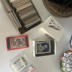 Lot of Baseball Cards 
