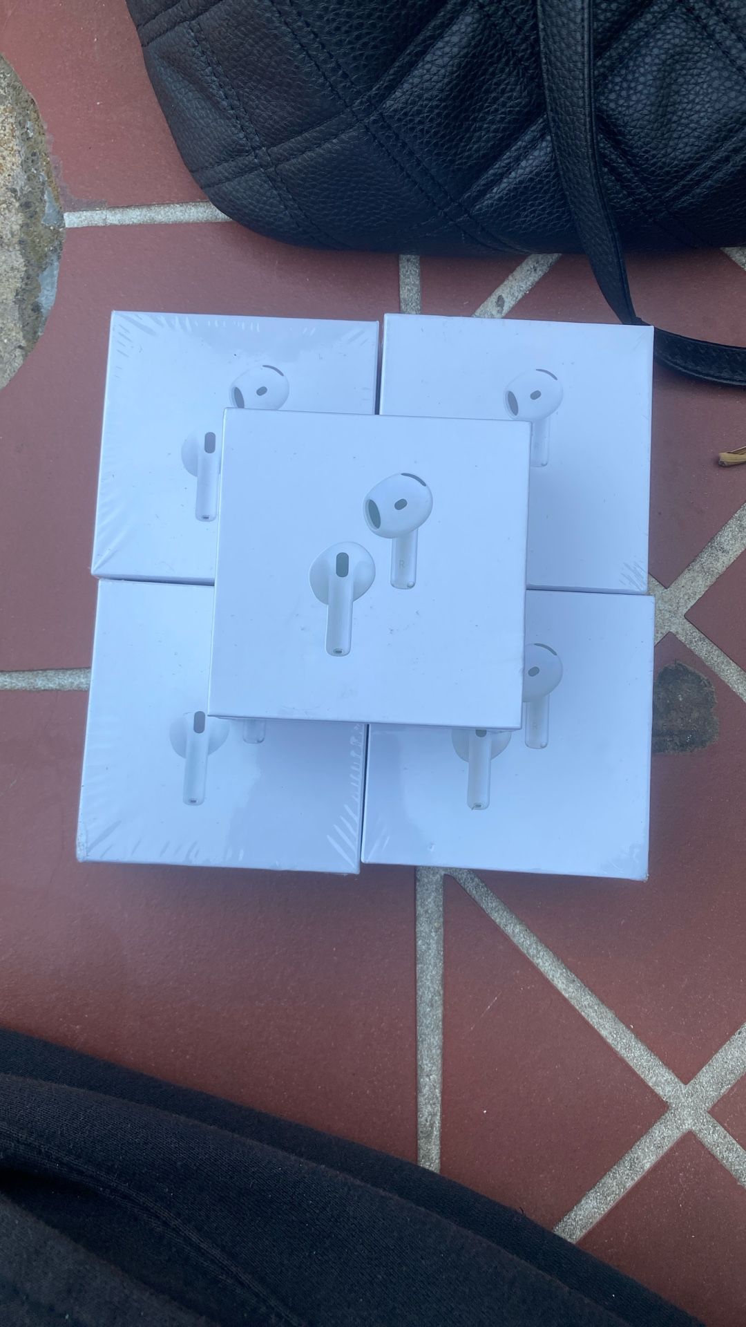 AirPod 4s