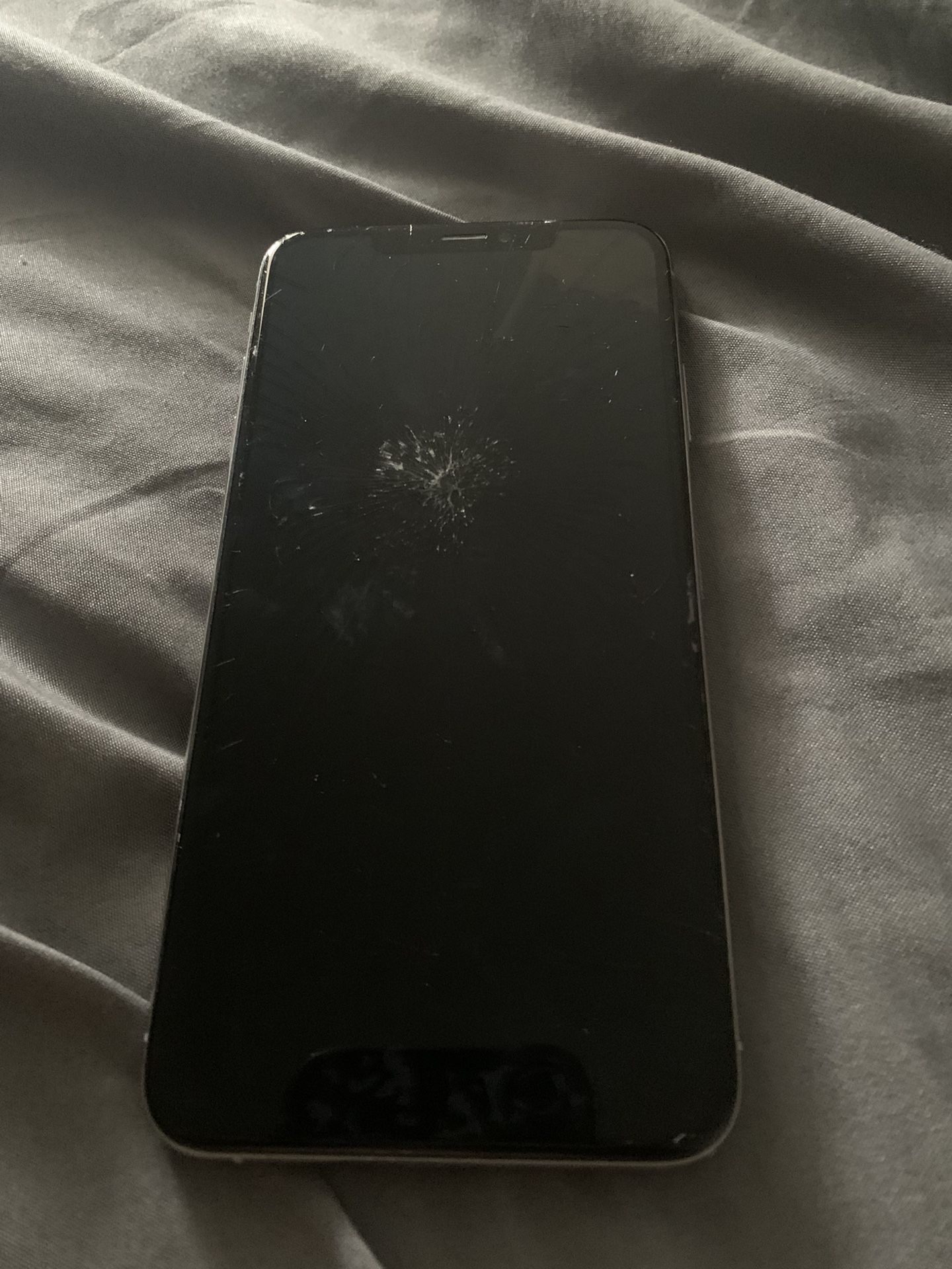 Broken iphone x
