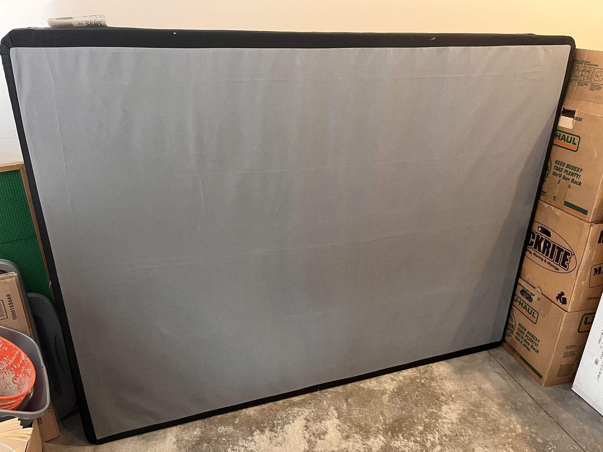 Queen Mattress Base With Adjustable Metal Frame