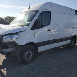 2020 Mercedes Benz sprinter Part Out