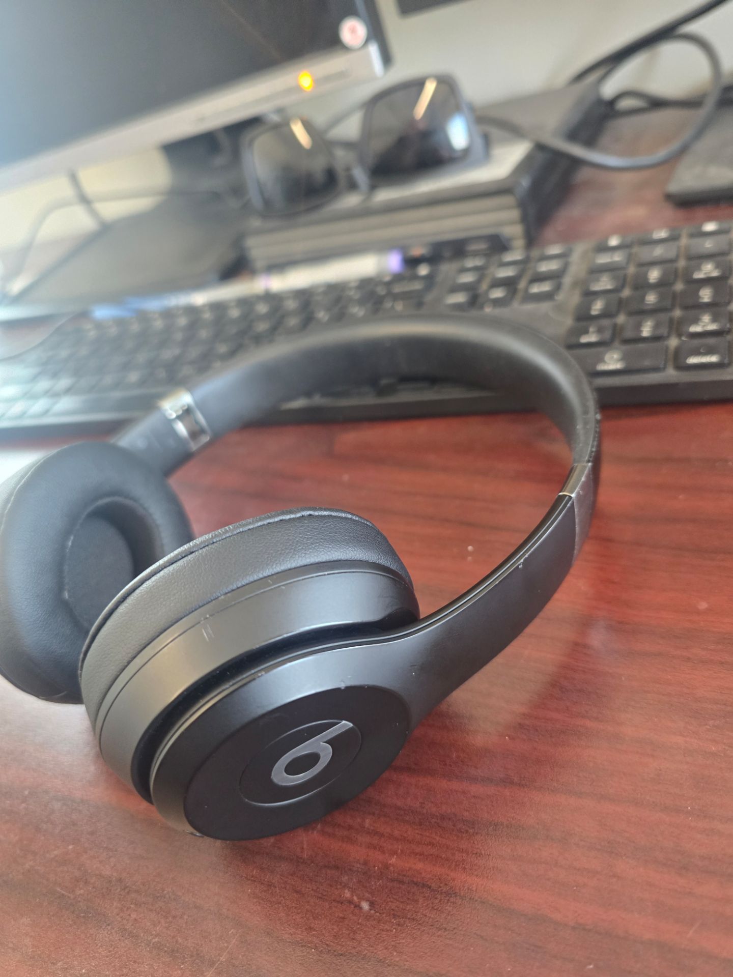 Beats by dre 4 Bluetooth headphones