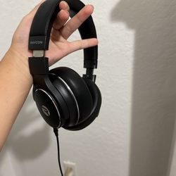 Raycon Headphones 