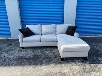 Free delivery 🚚. Sectional sofa.
