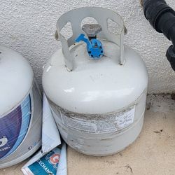 3 Propane Tanks Good Condition 