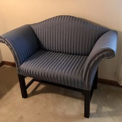 Settee / Loveseat 