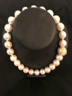 Large pearl necklace and bracelet with magnetic clasp