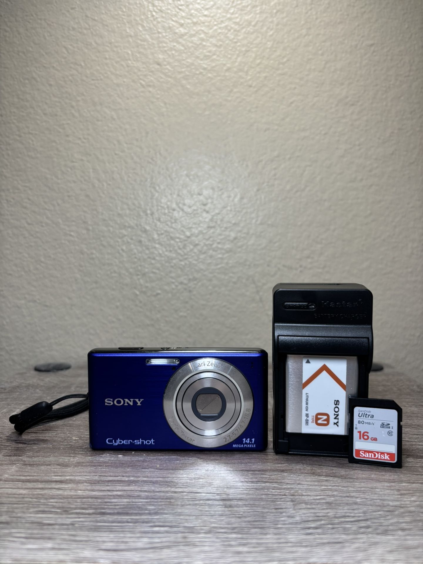 Sony Cyber-shot DSC-W530 14.1MP Digital Camera - Blue