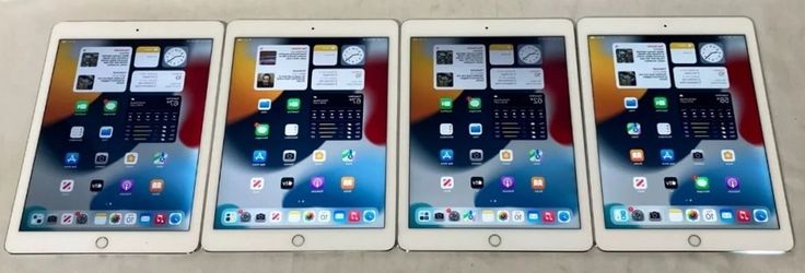 2 APPLE IPADS LIKE NEW