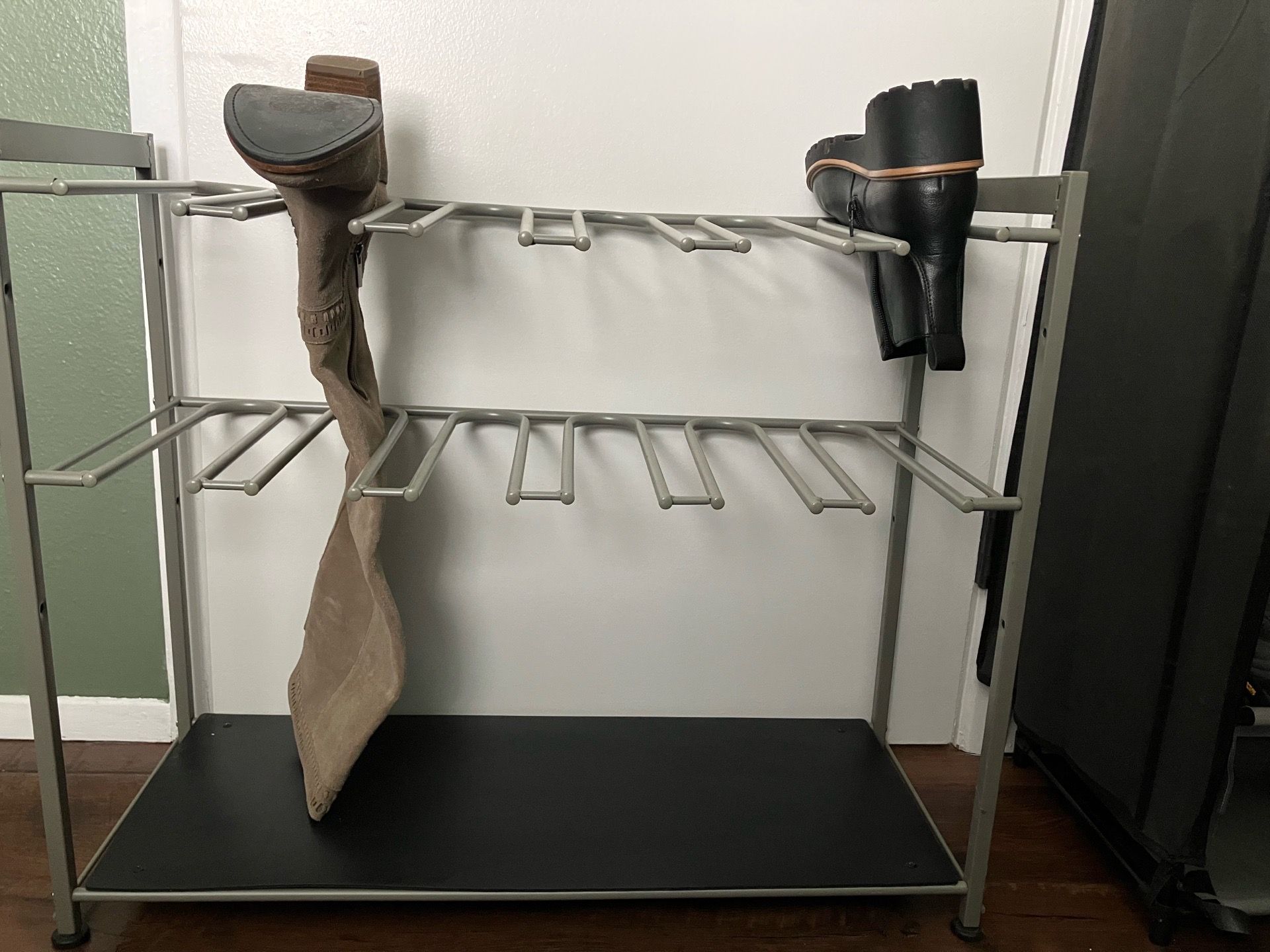 Boot rack