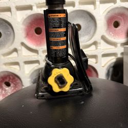 Truck Jack And Tire Kit 2015+