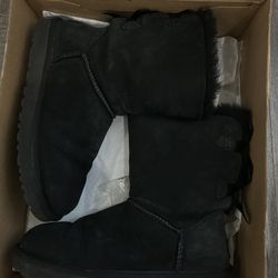 UGGS BOOTS