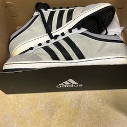 Adidas Sneakers
