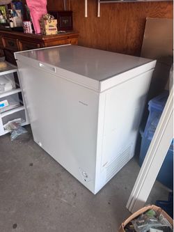 Frigidaire 7cu ft deep freezer
