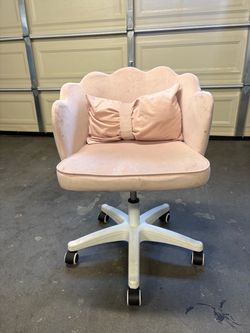 Vanity or computer chair- light pink
