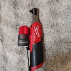 Milwaukee M12 Fuel Ratchet 3/8 Battery 2.5