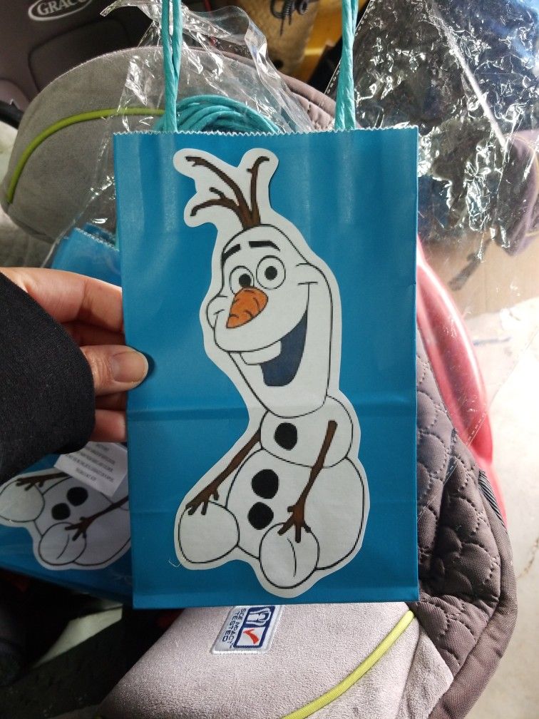 13 Olaf Goodie Gift Bags