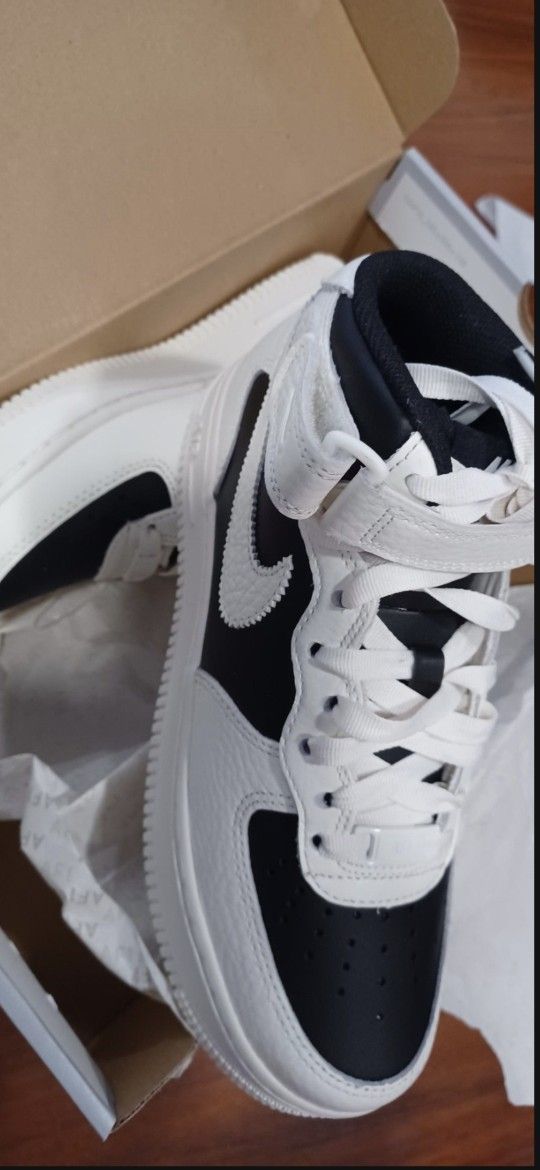 Nike Air Force 1 '07 Mid Panda