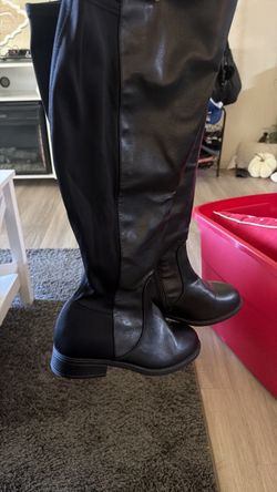 Boots black size 9 w