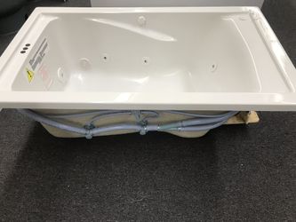 American standard 60”x36” jacuzzi