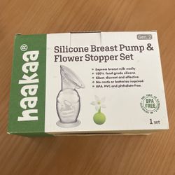 Haakaa Silicone Breast Pump & Flower Stopper Set