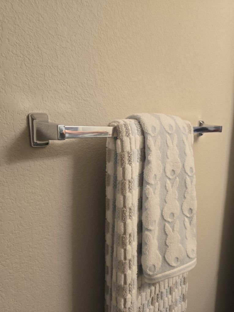 Chrome Toilet Paper Holders, Towel Rings, And Towel Bars 