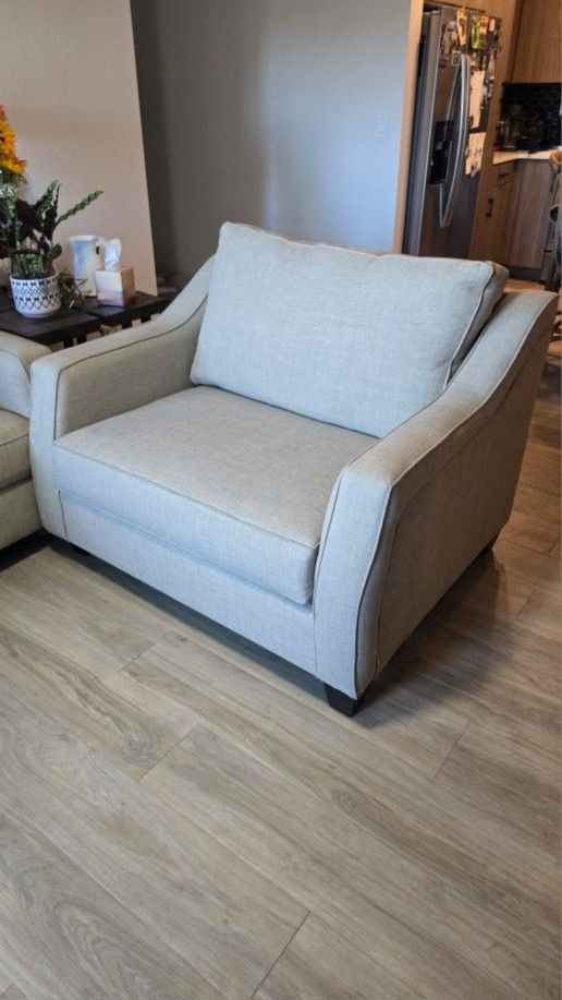 Wide Chair and Half