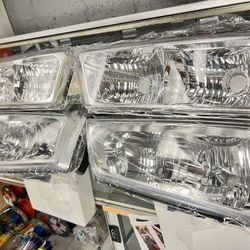 2003-2006 Chevy Silverado Headlights .. Brand New 