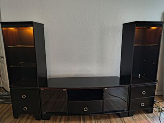 Entertainment center